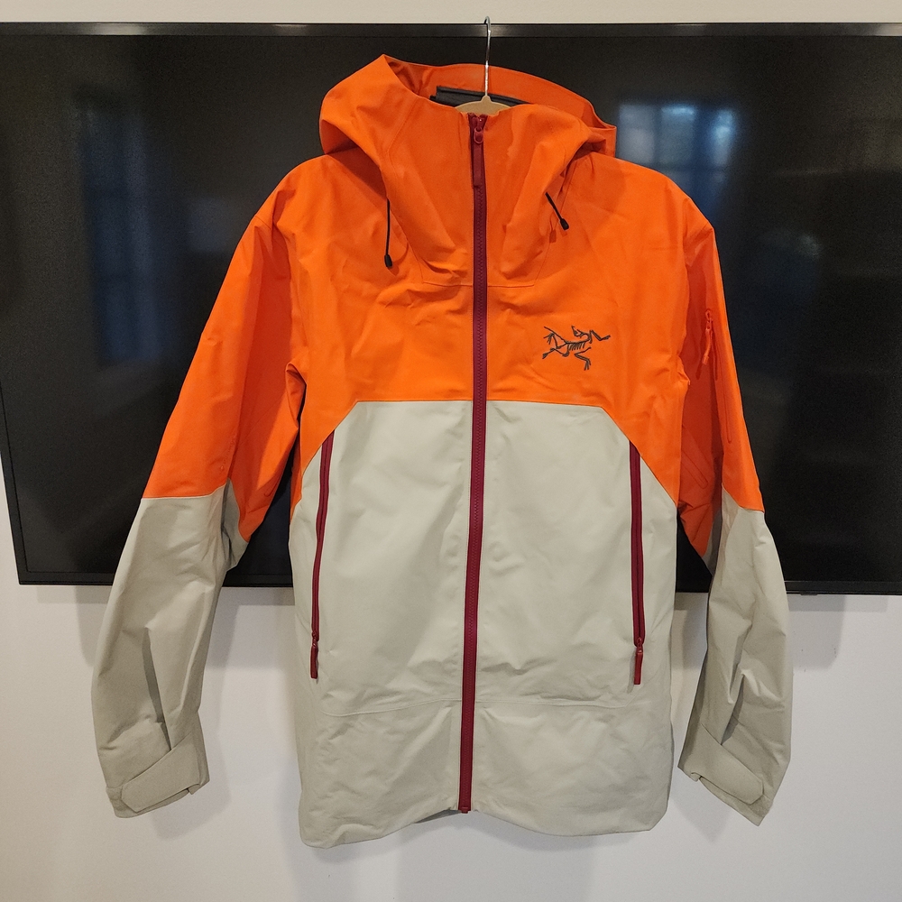 Arc'teryx Rush Ski / Snowboard Jacket Orange and Off-White Brand New With Tags